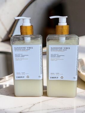 TRULY NWT Sunshine Vibes Renewing Body Wash — Vegan Clean Qty 2 16 Fl Oz Each